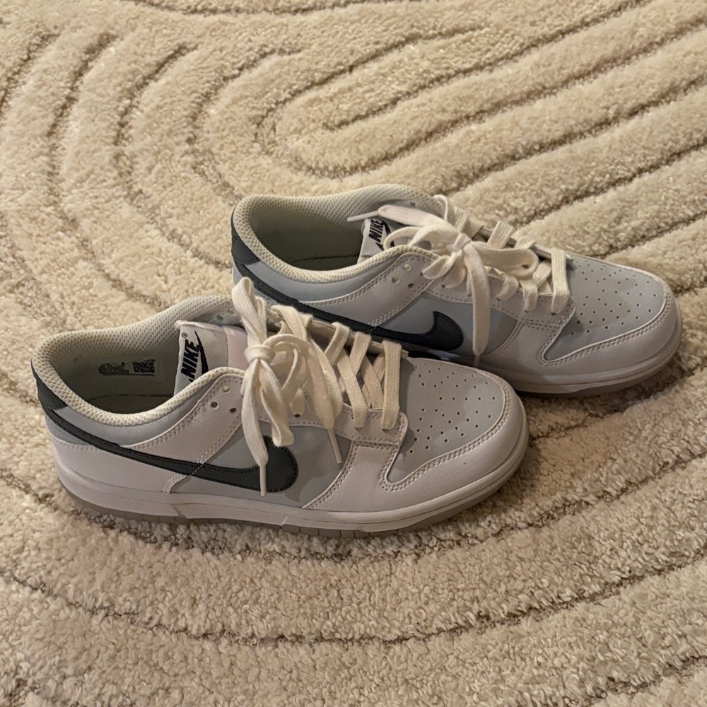 Nike White and Black Low-Top Sneakers